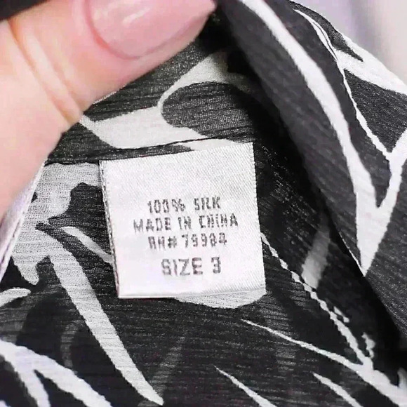 Chicos black/white 100% Silk Button Down Sheer Blouse Size 3 / Size XL - Picture 10 of 12
